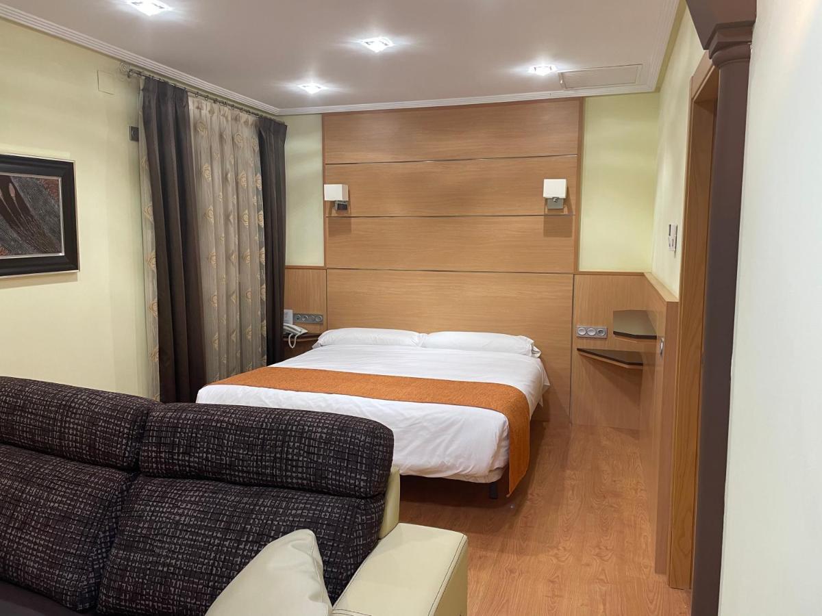 Hotel Malena Caravaca De La Cruz Dış mekan fotoğraf